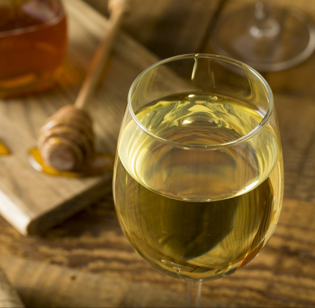 Sweet,Yellow,Honey,Wine,Meade,Ready,To,Drink