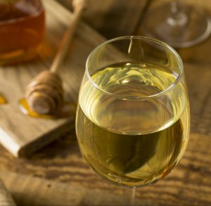 Sweet,Yellow,Honey,Wine,Meade,Ready,To,Drink