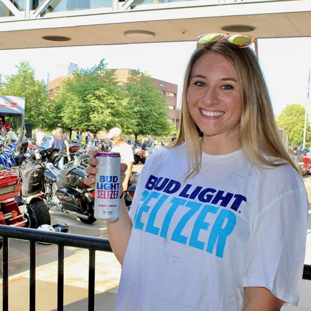 It’s finally feeling like summer!

Stay tuned for what we have cooking with our brands & the Harley Davidson Museum! 

#Budweiser #Sponsor #HarleyDavidson #Summer #BudLightSeltzer