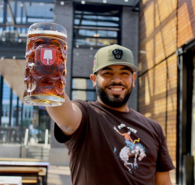 Winner of our Spaten Stein Holding Competition!

Looking forward to next year’s Oktoberfest event! 

#Oktoberfest #Spaten #MarzenStyle #SteinHolding