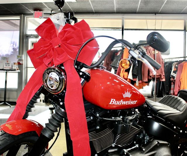 Sneak peak of our Budweiser Harley Davidson - Grand Prize Winner Display…. 

Stay tuned this week to see who was picked as our WINNER! 

Thanks to Suburban Harley Davidson in Thiensville for working with us on this program! 

#Budweiser #HarleyDavidson #Suburban #Winner #GrandPrize #Giveaway