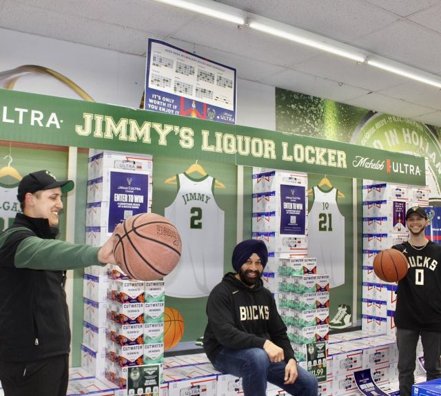 Mark Villegas (BDM), Jimmy of Jimmy’s Liquor, and Jonathan Quick (Sales Rep) in action!

Looking forward to the future displays this team builds!

#Display #Jimmy’sLiquor #MichelobULTRA #Cutwater #Basketball #BigThree
